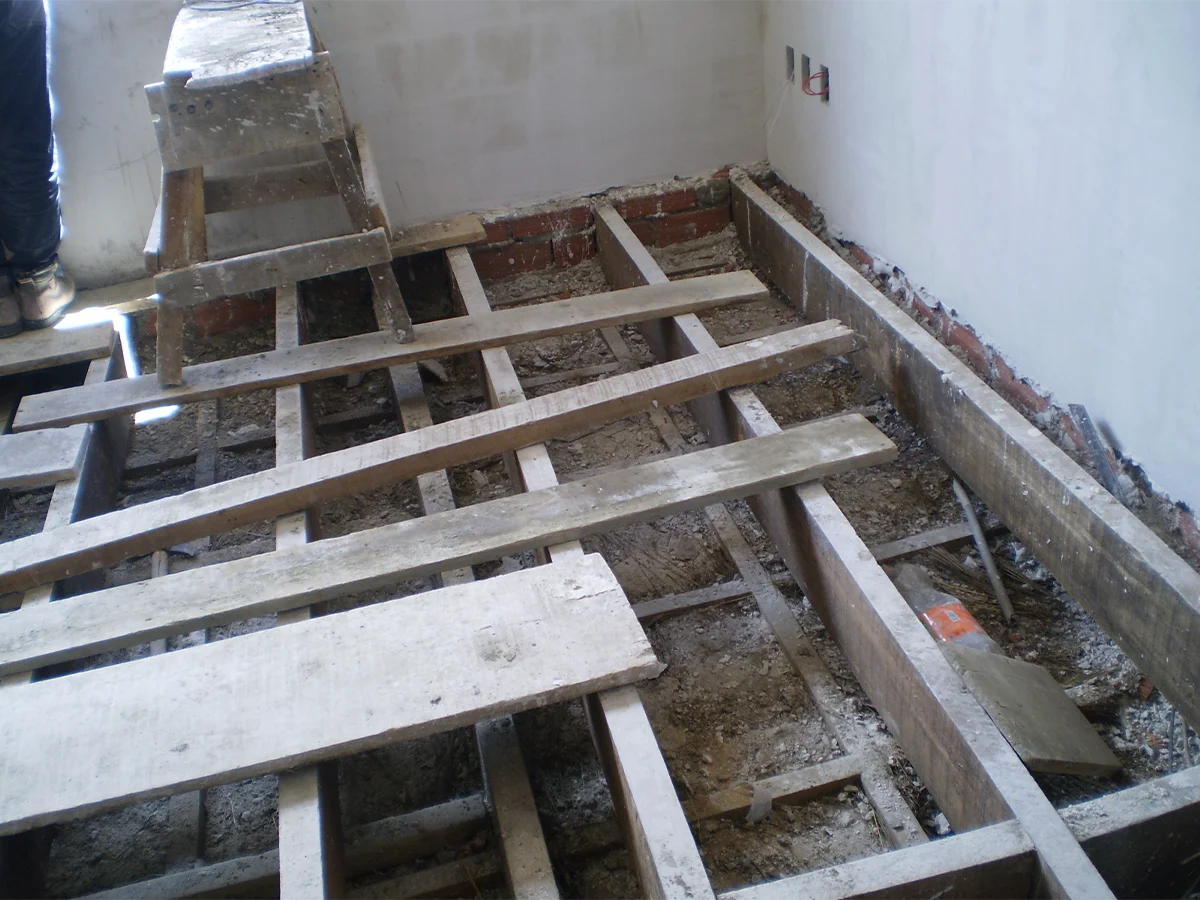Piso de drywall para revisión técnica