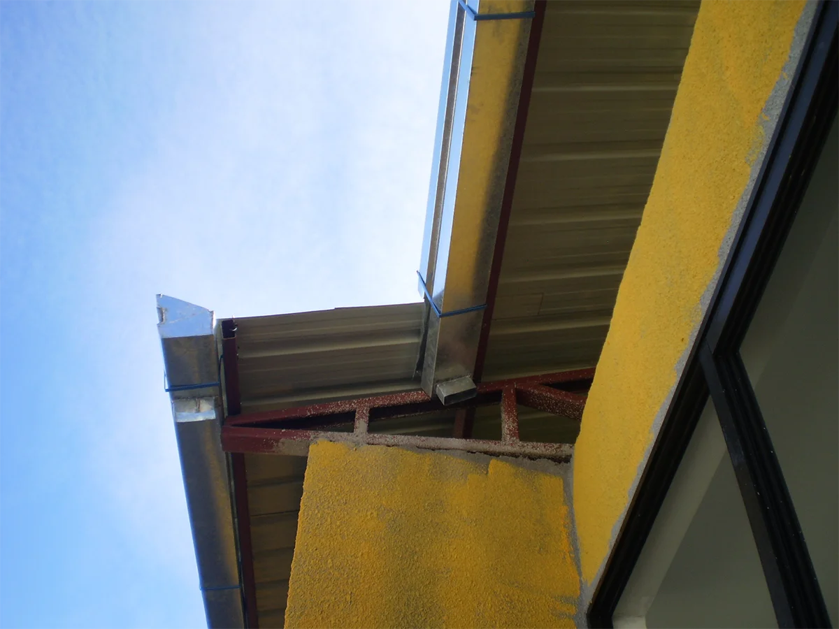Alero de drywall para revisión técnica